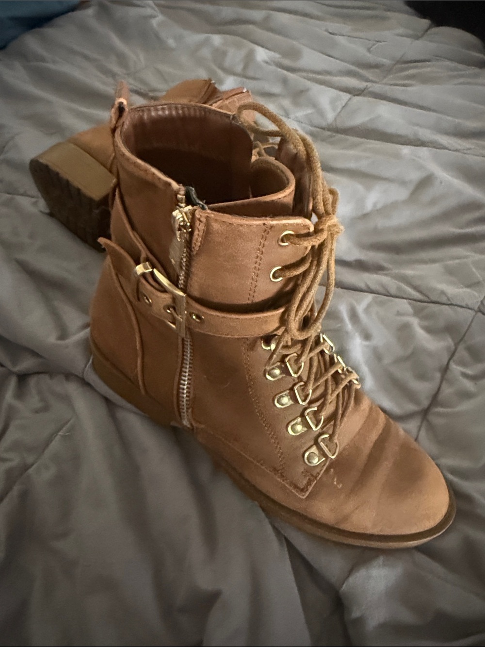 Women's Lace-Up Ankle Boot in Tan